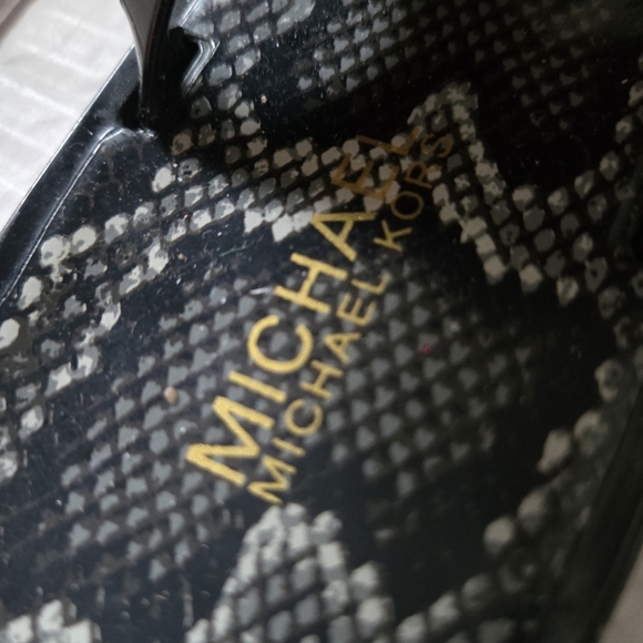 Michael Kors Women’s Jelly Rubber Sandals Size 7 - Picture 11 of 11